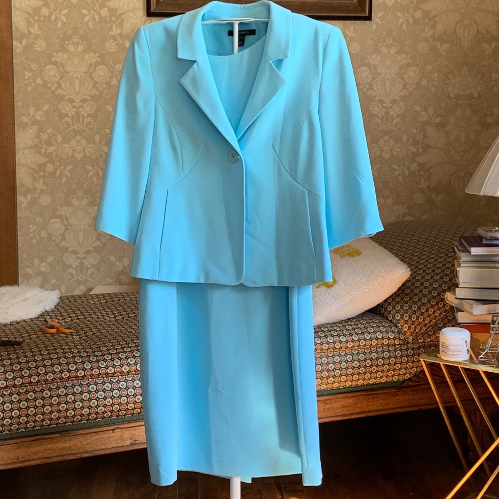 Louben dress‎ with jacket in a beautiful baby blue/ teal. Worn once